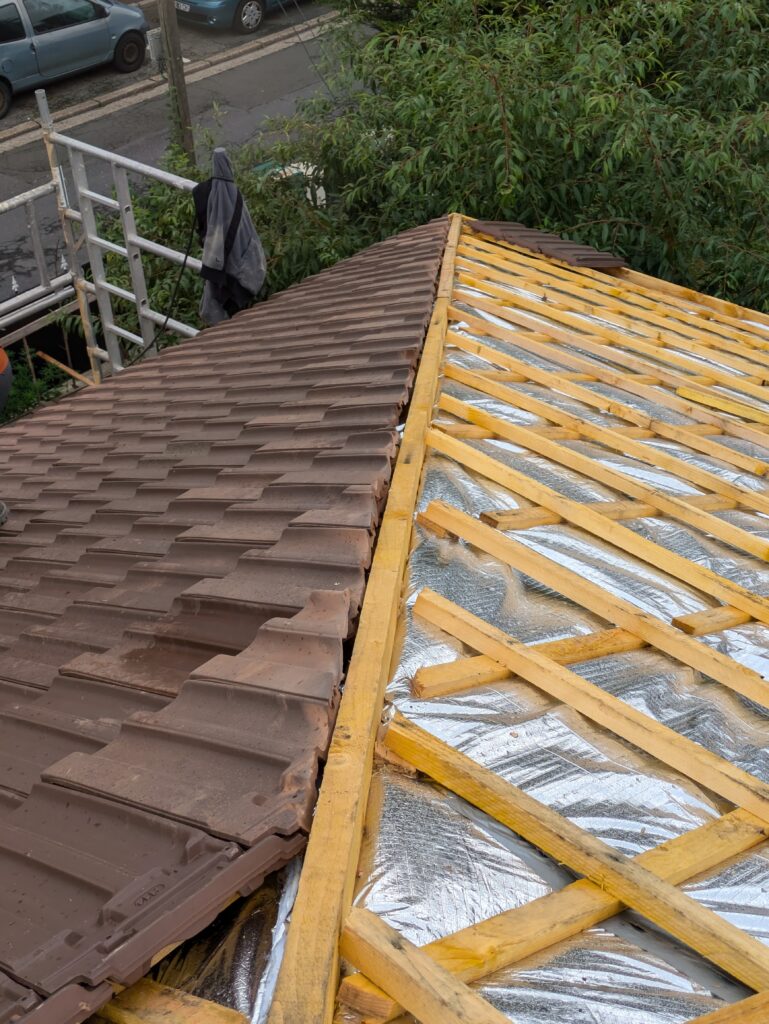 Contact isolation toiture 78