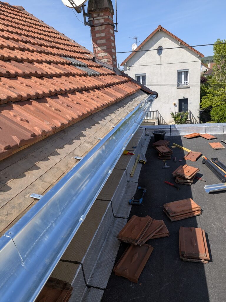 Remplacement de gouttières en zinc demi-rondes (Yvelines)